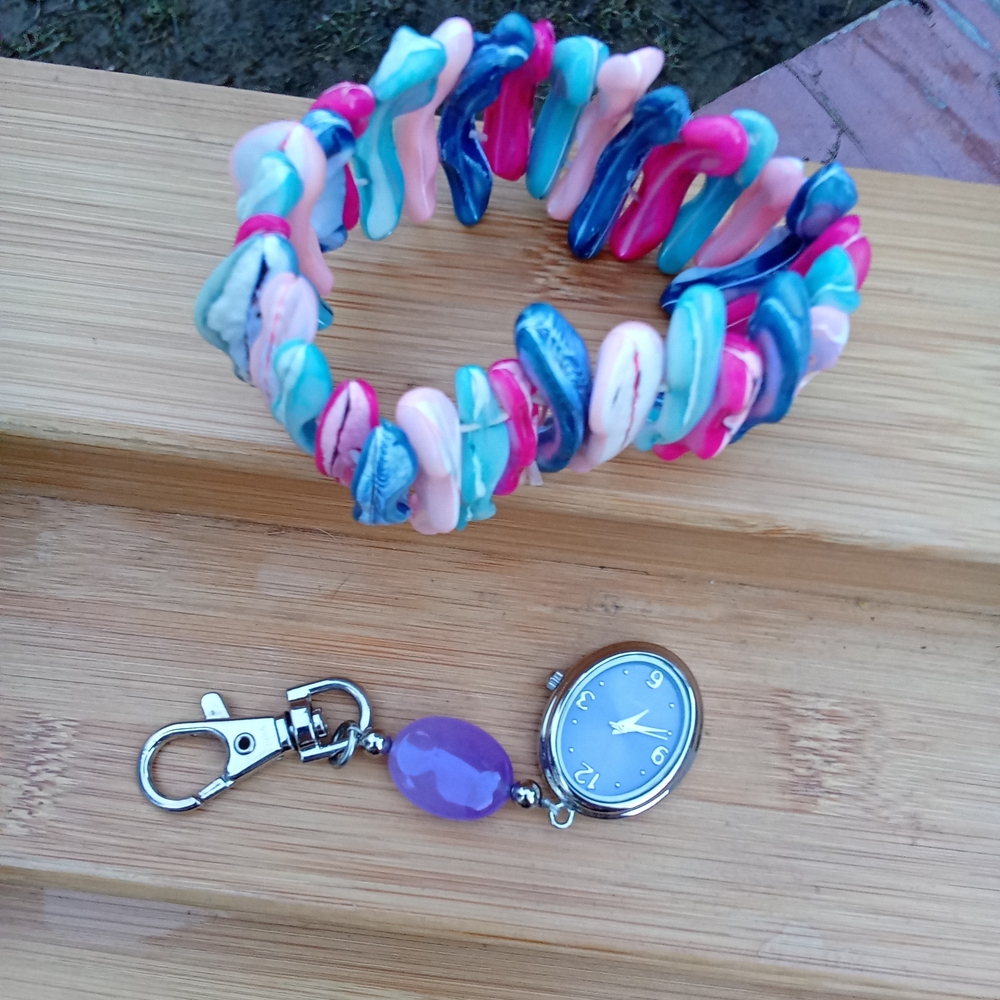 90s Colorful Shell Stretch Bracelet - Pink Blue White & Keychain Watch.